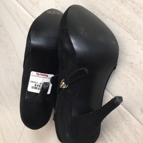 Never worn Black Guess Booties - Picture 5 of 7